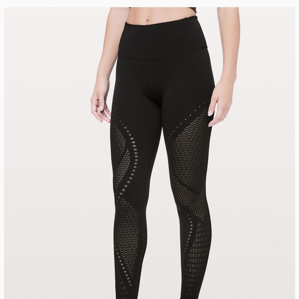 Black Reveal Tight Motion 28”